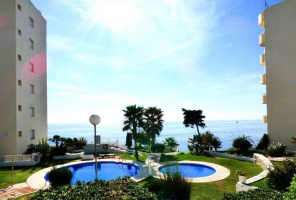 Apartamento Playa Algaida Sitio de Calahonda ภายนอก รูปภาพ